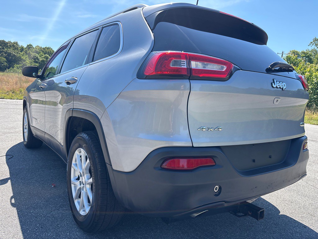 2017 Jeep Cherokee Image 3