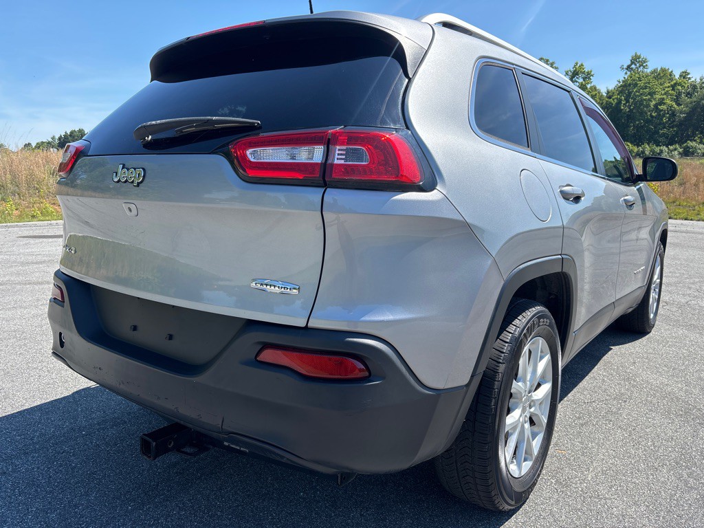 2017 Jeep Cherokee Image 5