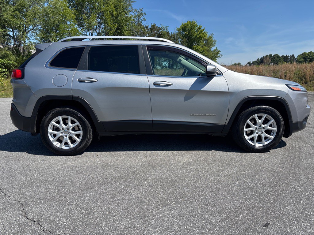 2017 Jeep Cherokee Image 6