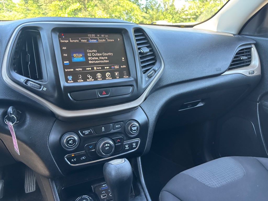 2017 Jeep Cherokee Image 15