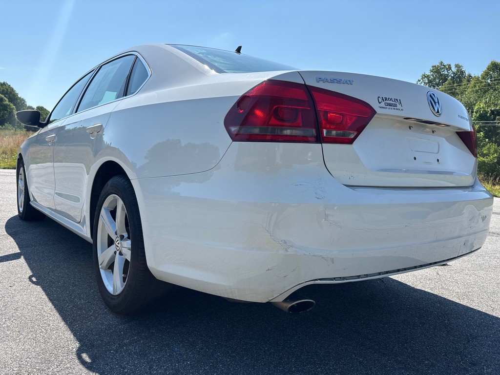 2012 Volkswagen Passat Image 3