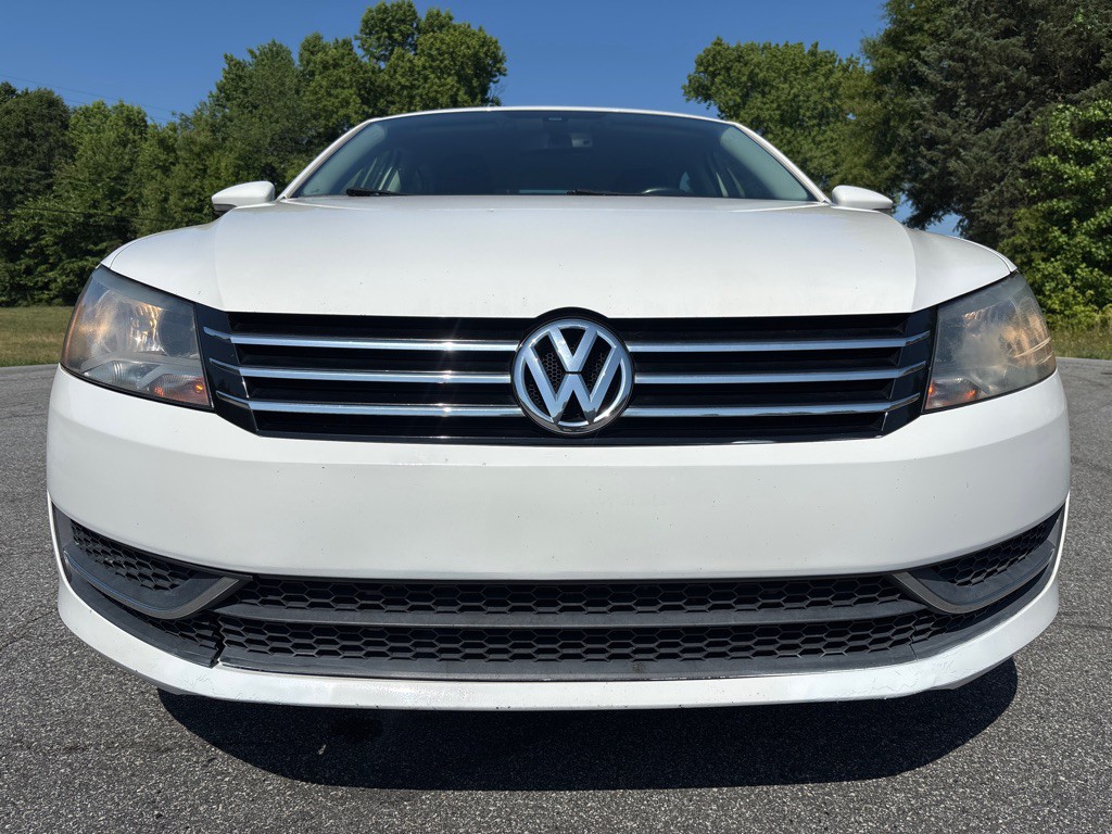 2012 Volkswagen Passat Image 8