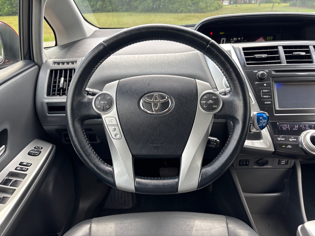2014 Toyota Prius Image 14