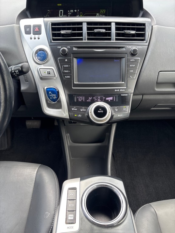 2014 Toyota Prius Image 16