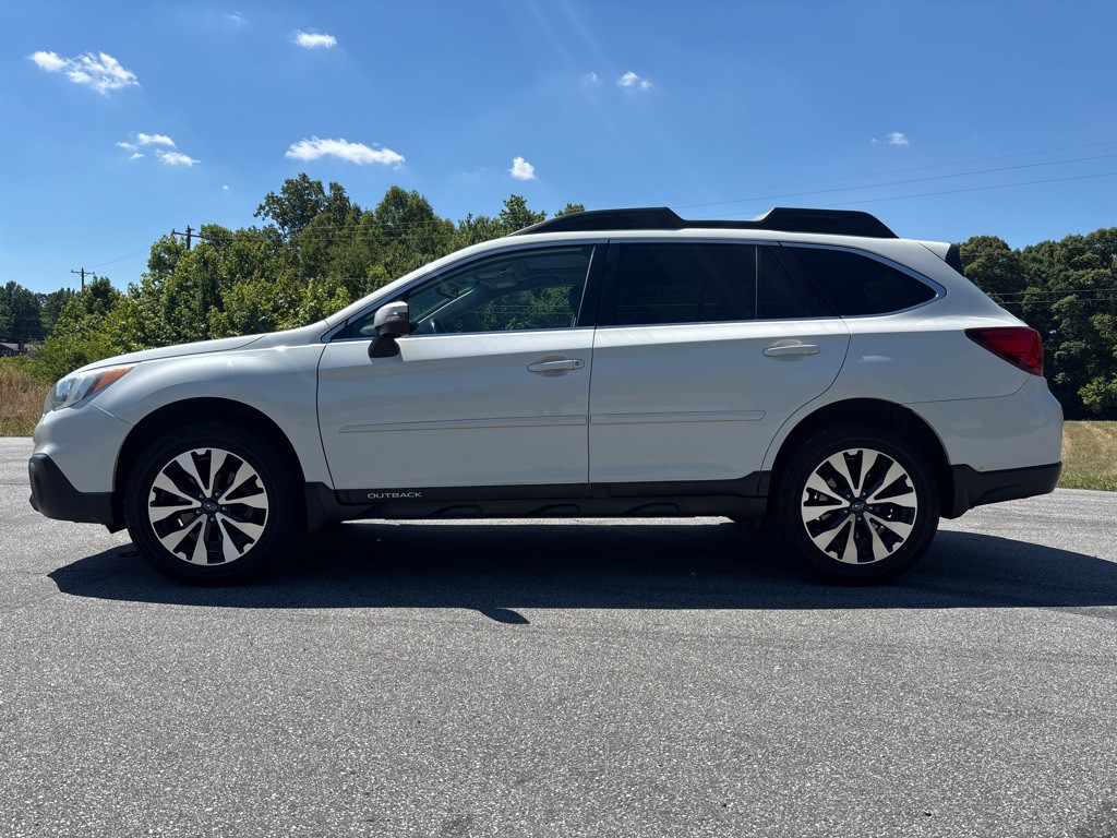 2016 Subaru Outback Image 2