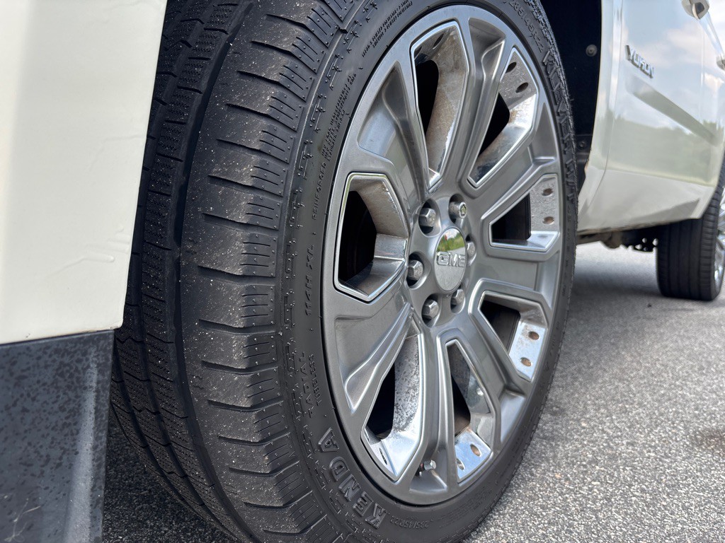 2015 GMC Yukon Image 9