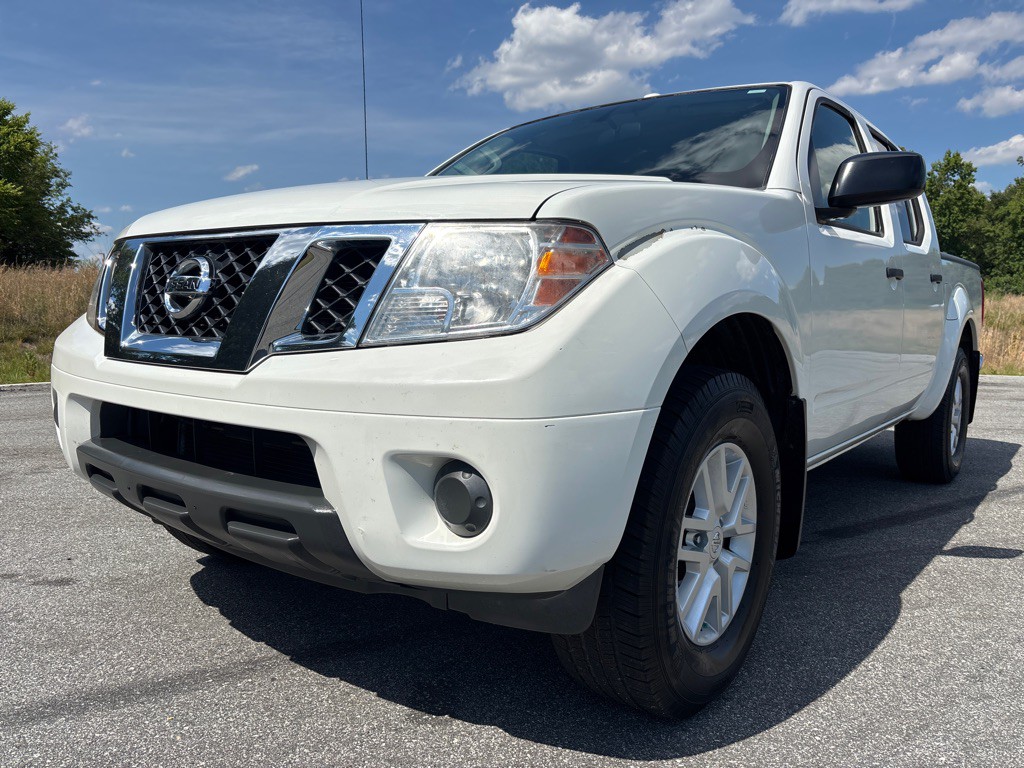2017 Nissan Frontier Image 1