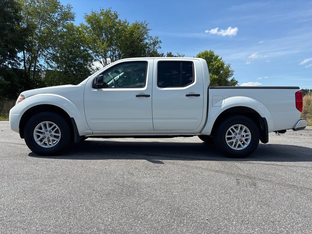 2017 Nissan Frontier Image 2