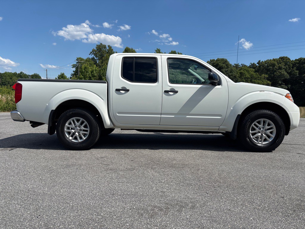 2017 Nissan Frontier Image 6