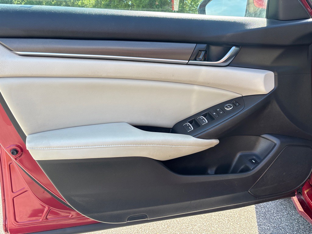 2018 Honda Accord Image 10