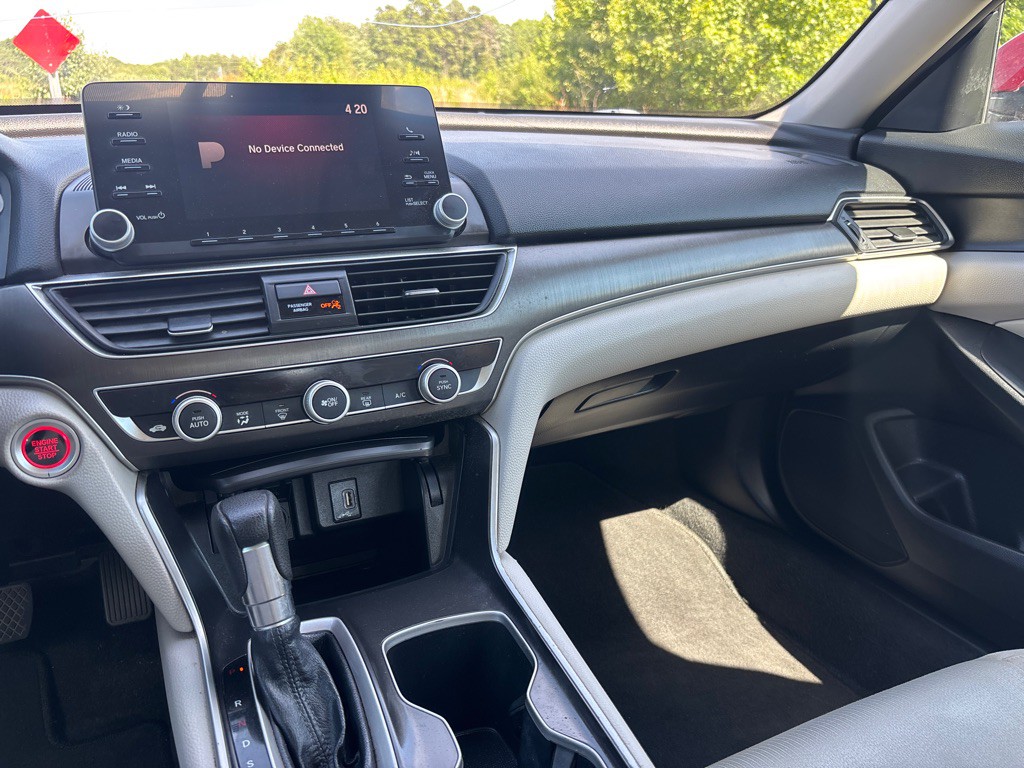 2018 Honda Accord Image 13