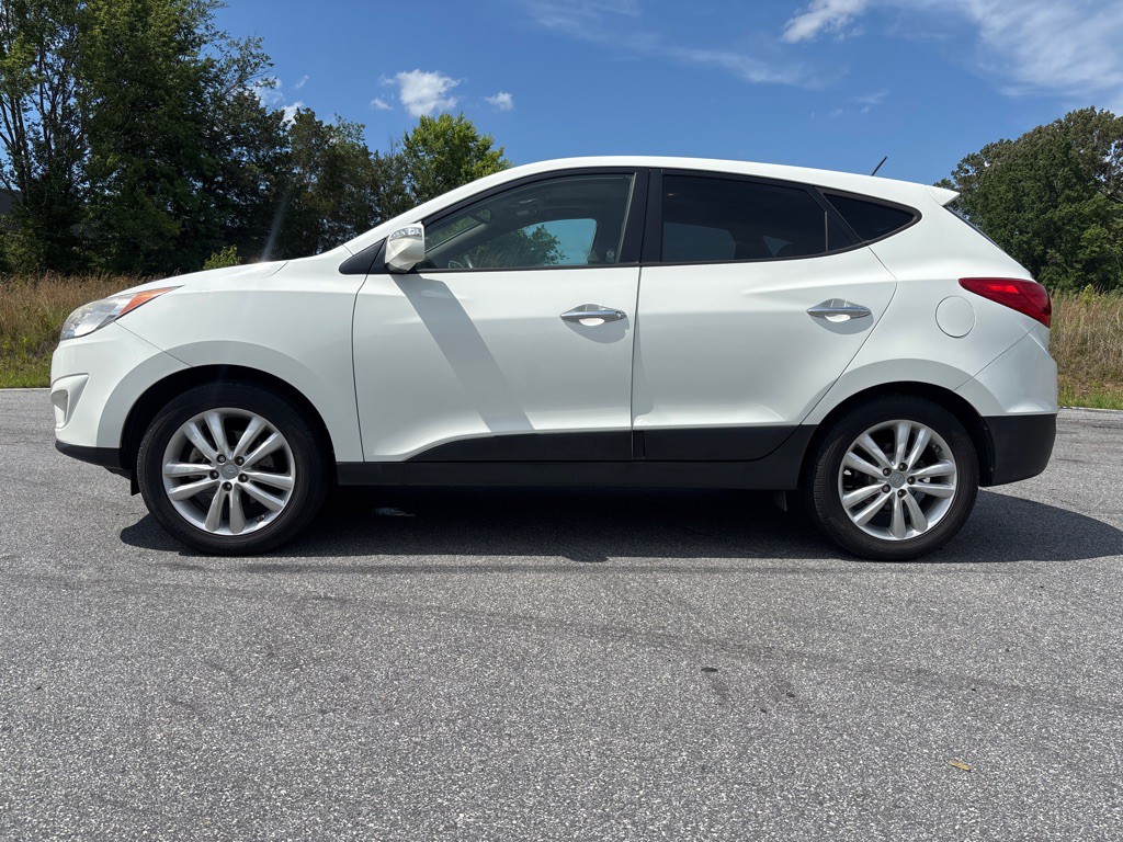2012 Hyundai Tucson Image 2