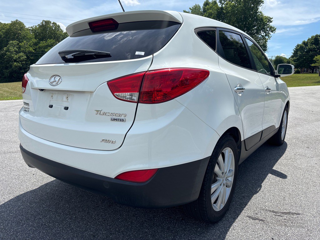2012 Hyundai Tucson Image 5