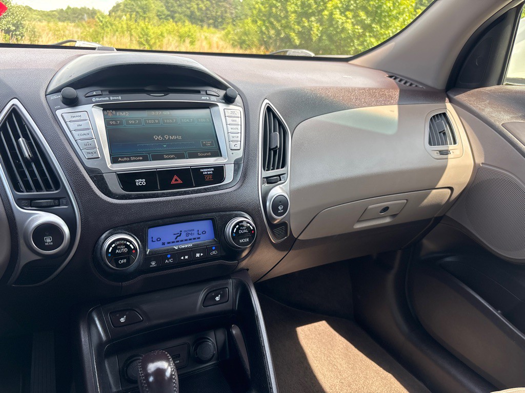 2012 Hyundai Tucson Image 15