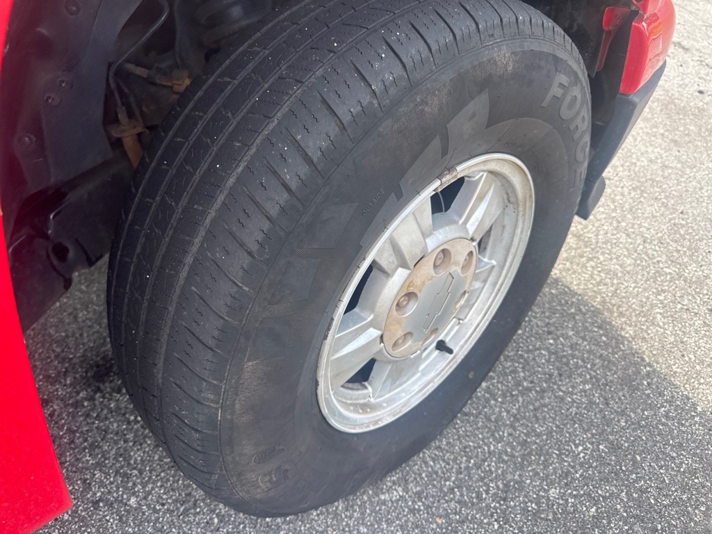2005 Chevrolet Colorado Image 10