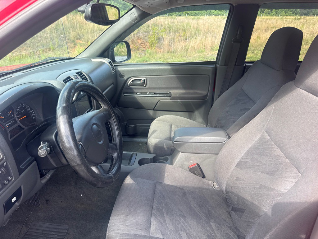 2005 Chevrolet Colorado Image 11