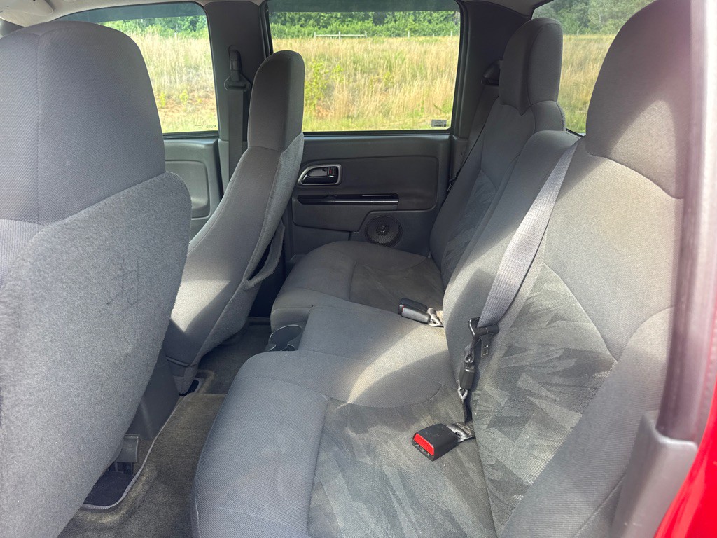 2005 Chevrolet Colorado Image 12
