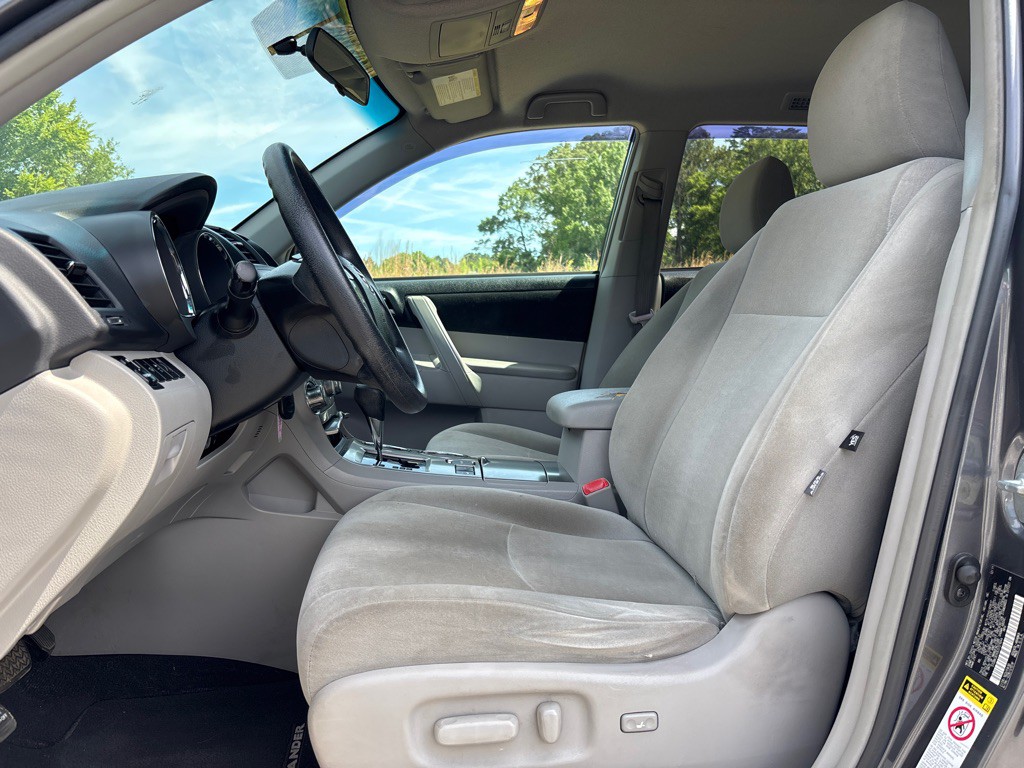 2012 Toyota Highlander Image 9