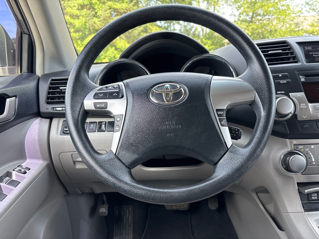 2012 Toyota Highlander Image 12