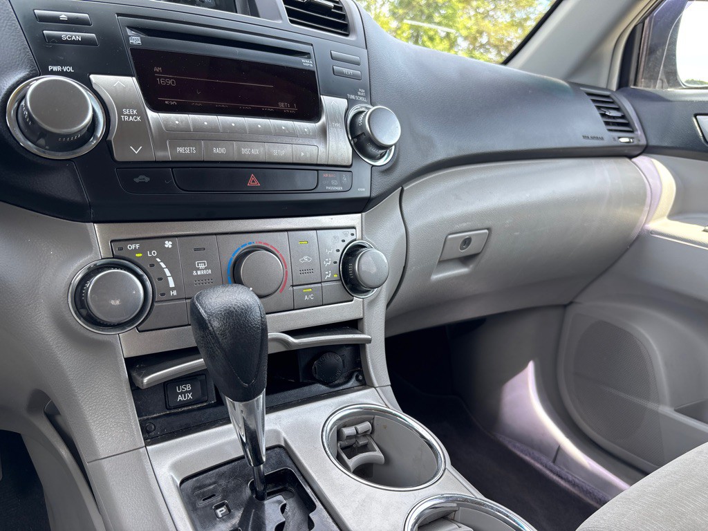 2012 Toyota Highlander Image 13