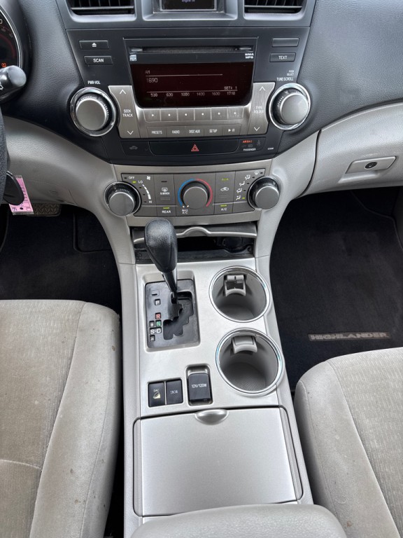 2012 Toyota Highlander Image 14