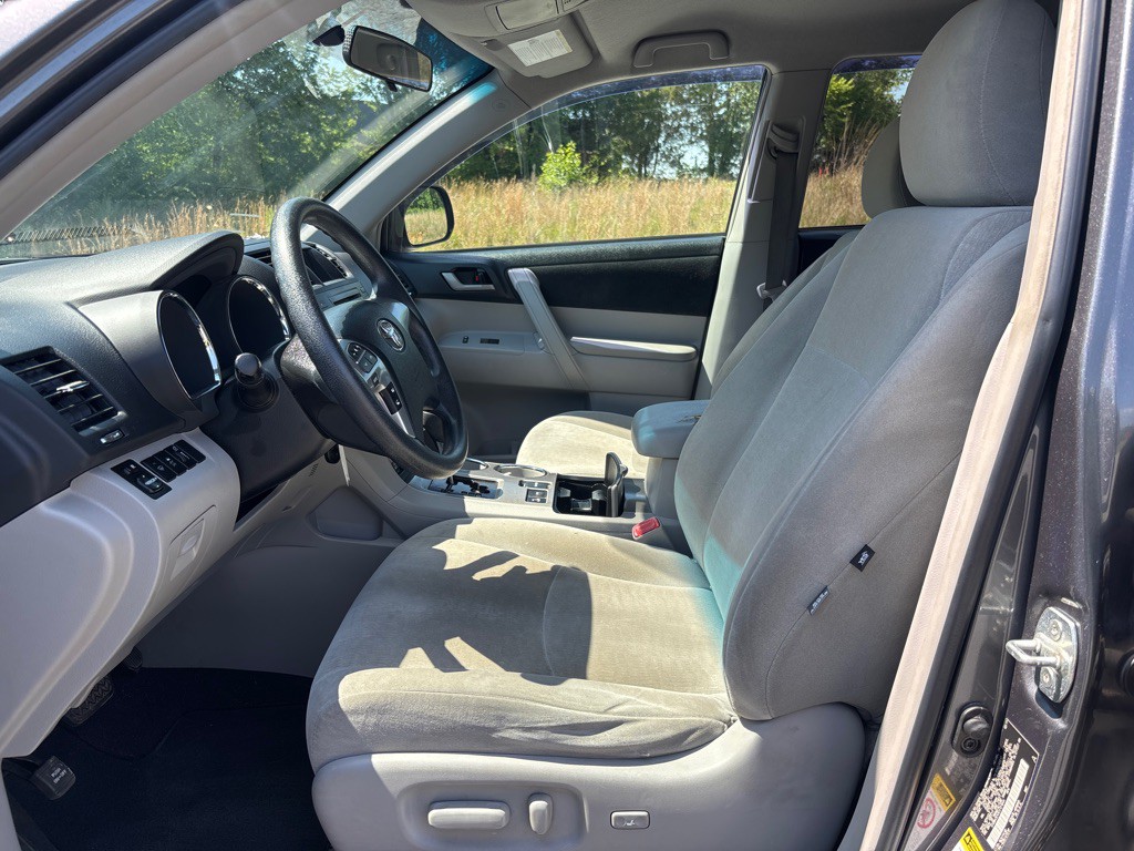 2012 Toyota Highlander Image 12