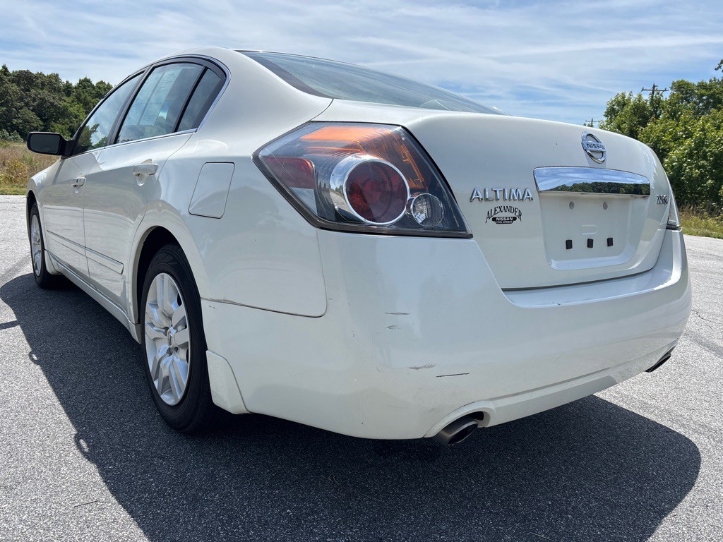 2010 Nissan Altima Image 3