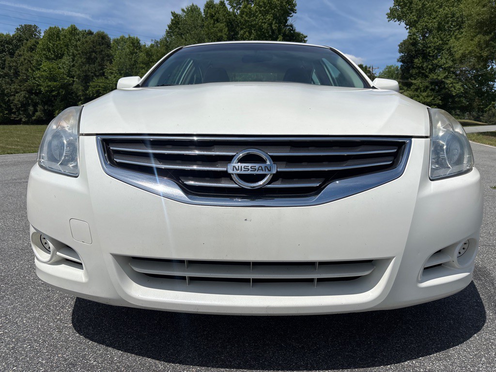 2010 Nissan Altima Image 8