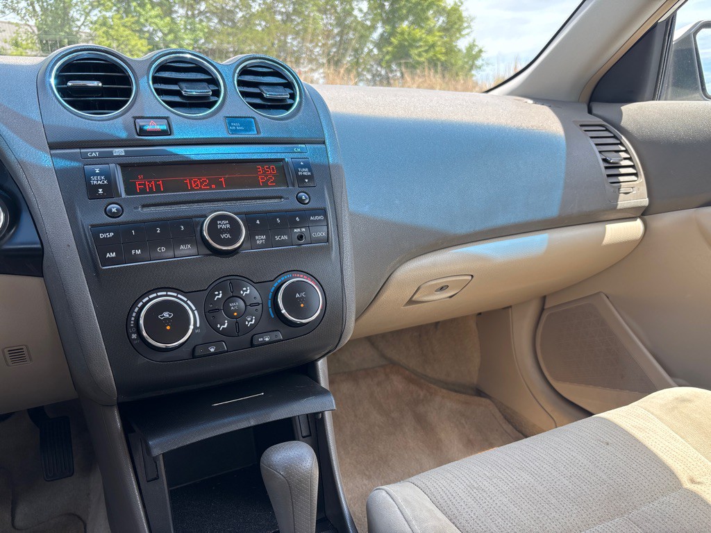 2010 Nissan Altima Image 14