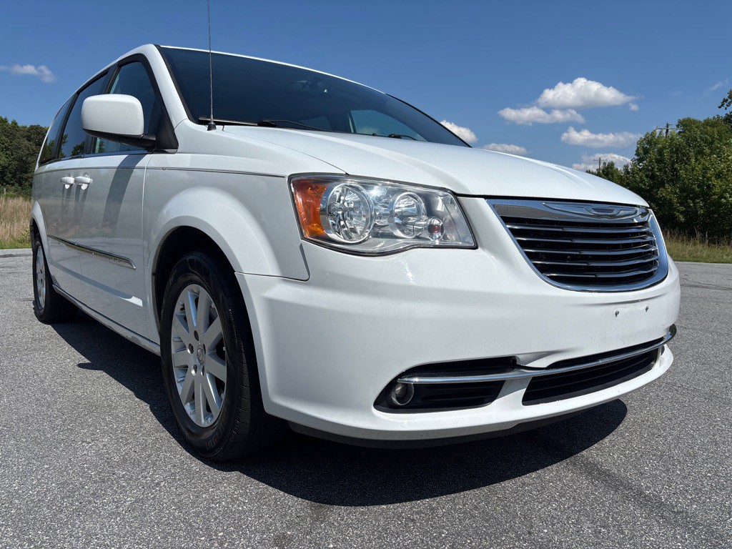 2016 Chrysler Town & Country Image 7