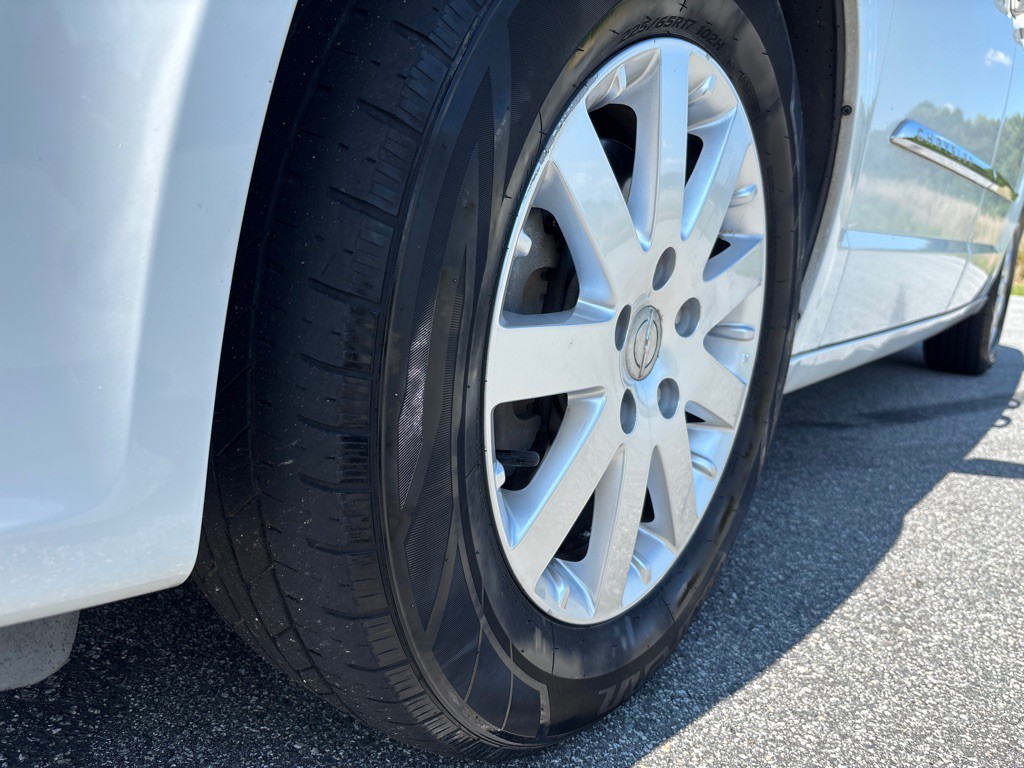 2016 Chrysler Town & Country Image 9