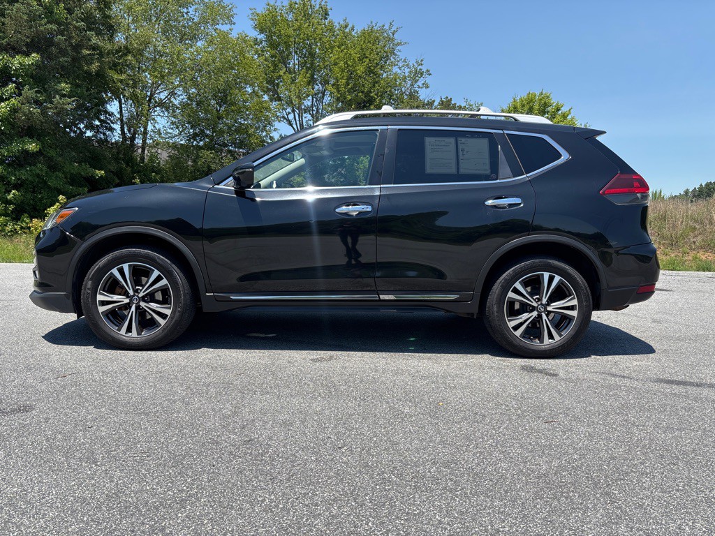 2018 Nissan Rogue Image 2