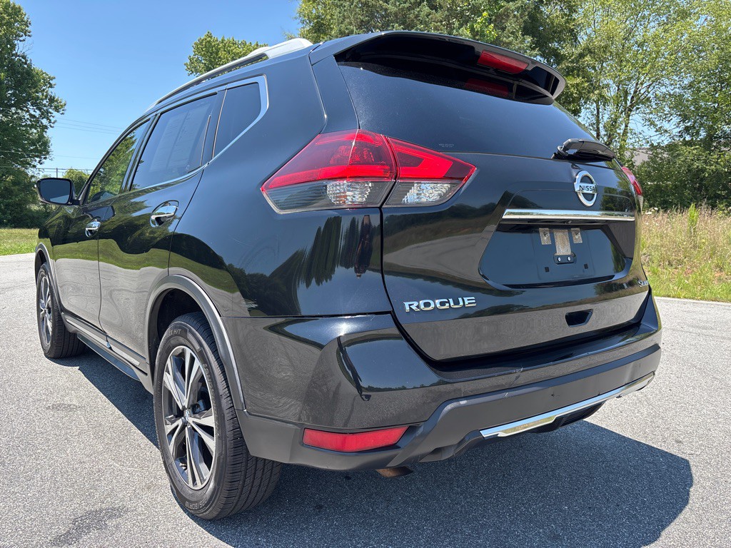 2018 Nissan Rogue Image 3