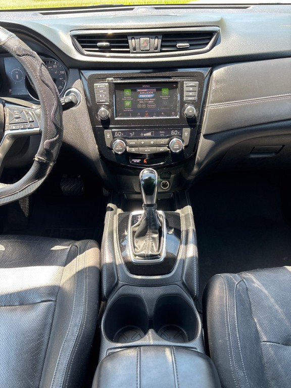 2018 Nissan Rogue Image 16