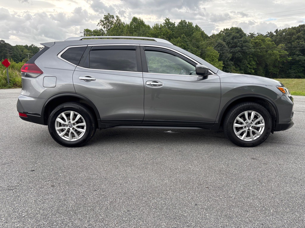 2020 Nissan Rogue Image 2