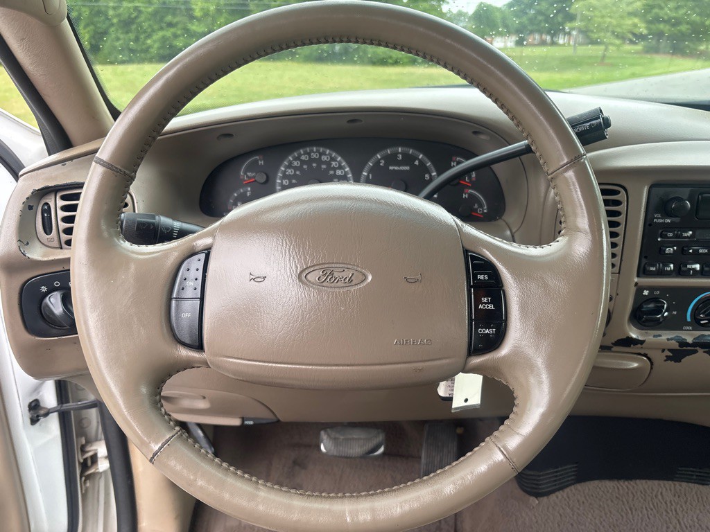 2001 Ford F-150 Image 12