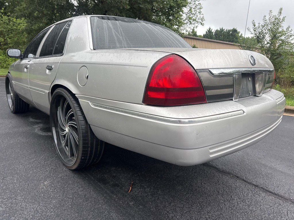 2005 Mercury Grand Marquis Image 3
