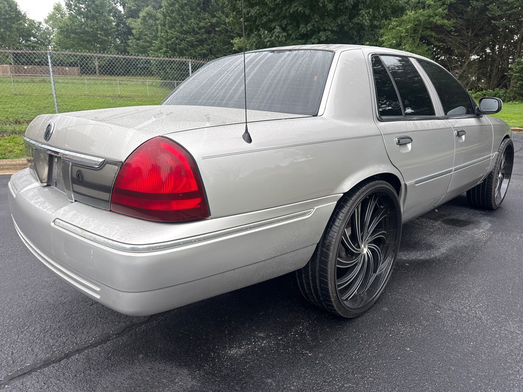 2005 Mercury Grand Marquis Image 5