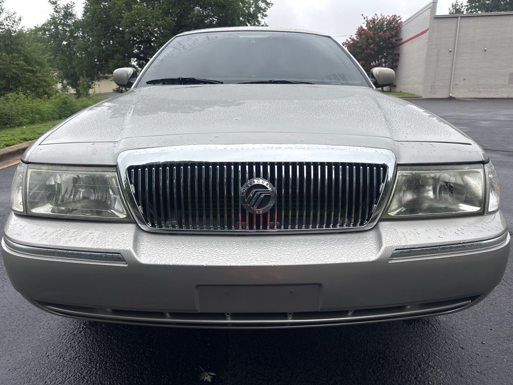 2005 Mercury Grand Marquis Image 8