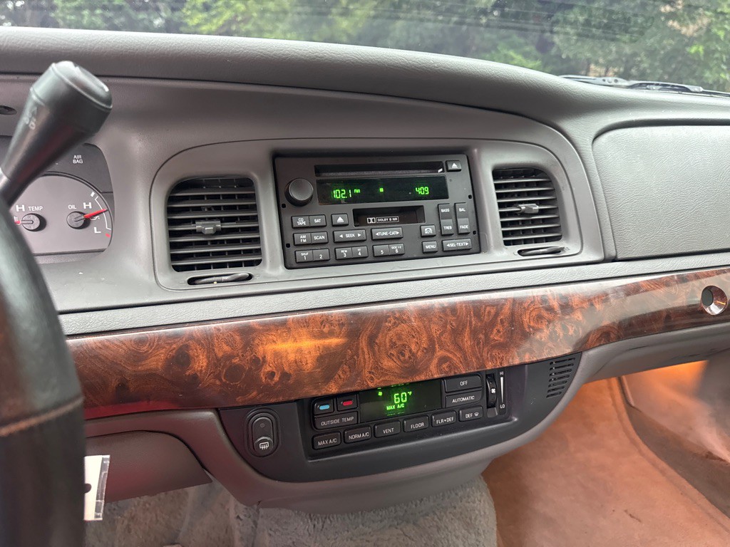 2005 Mercury Grand Marquis Image 15