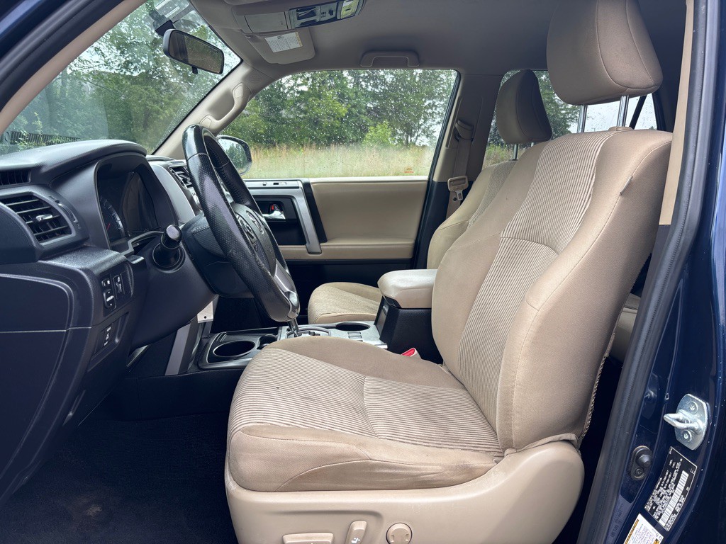 2016 Toyota 4Runner Image 12
