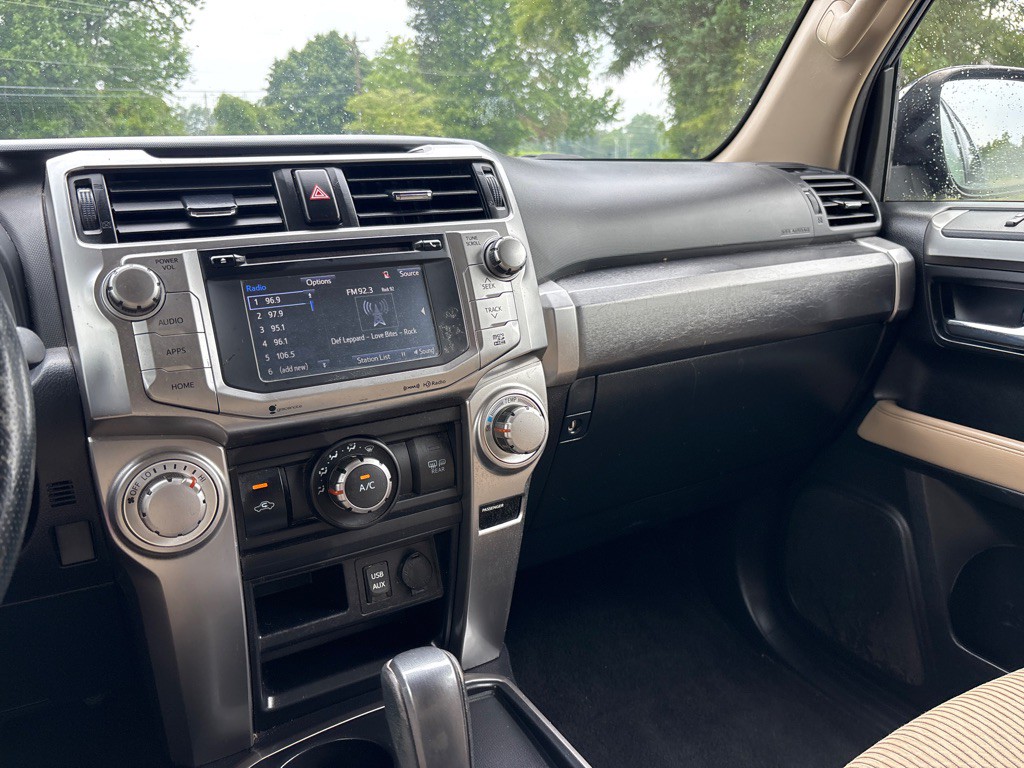 2016 Toyota 4Runner Image 16