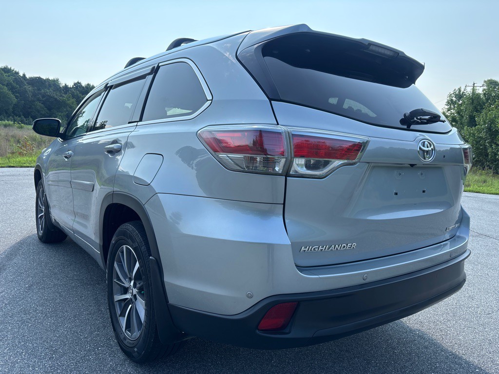 2014 Toyota Highlander Image 3