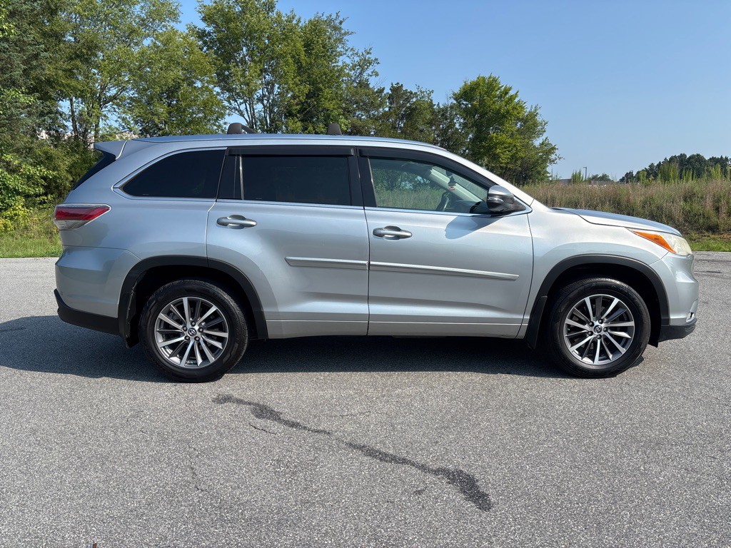 2014 Toyota Highlander Image 6