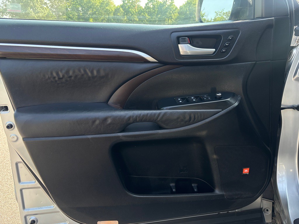 2014 Toyota Highlander Image 10