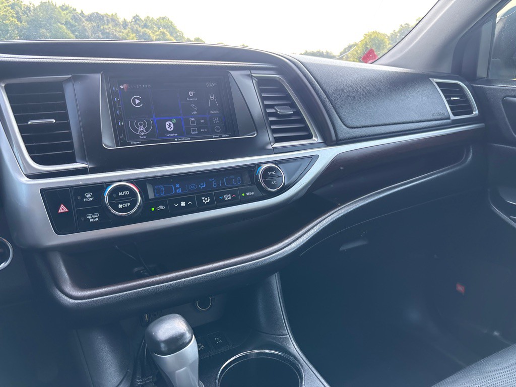 2014 Toyota Highlander Image 15