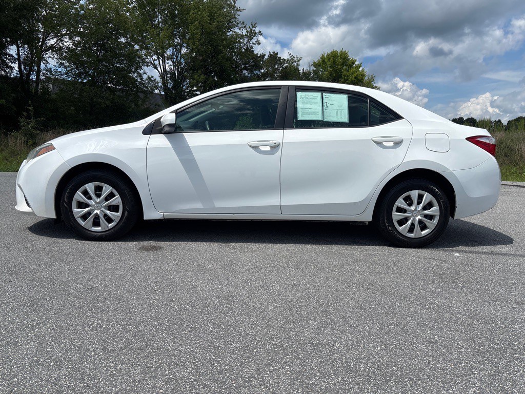 2015 Toyota Corolla Image 2