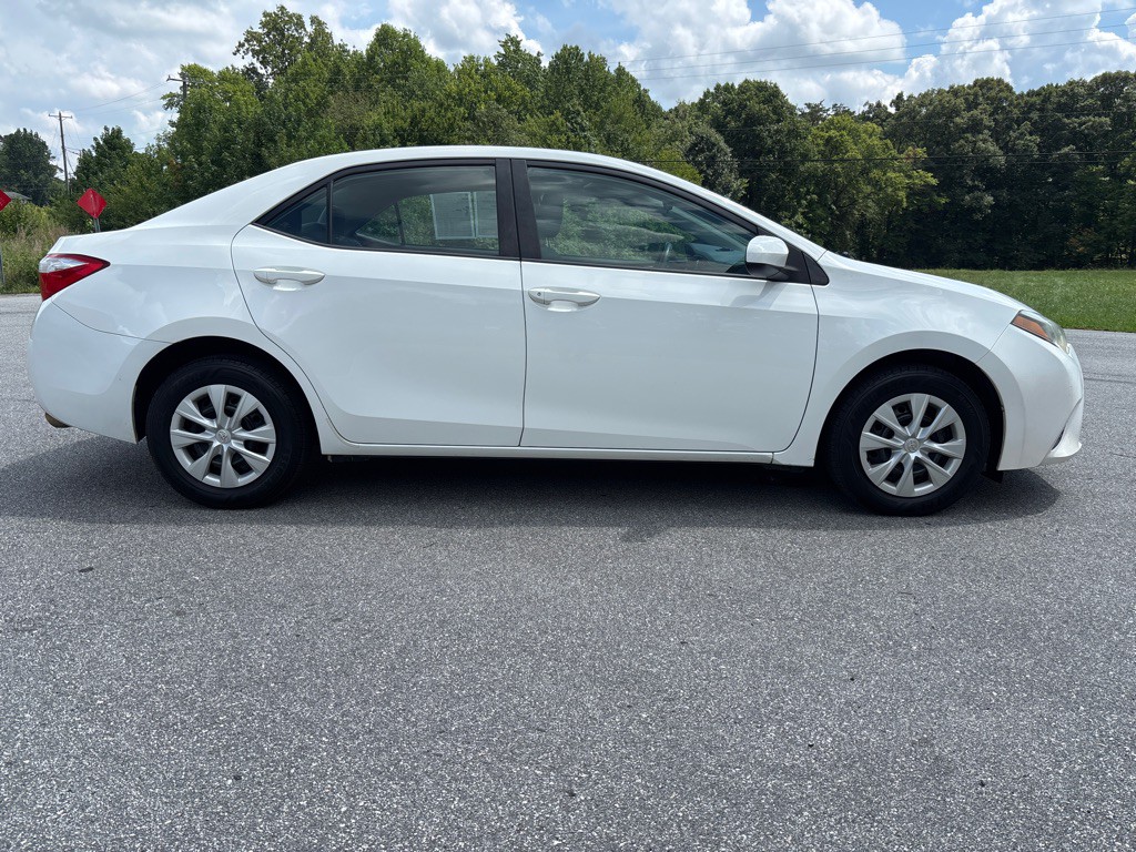 2015 Toyota Corolla Image 6