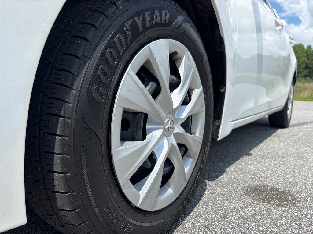 2015 Toyota Corolla Image 9