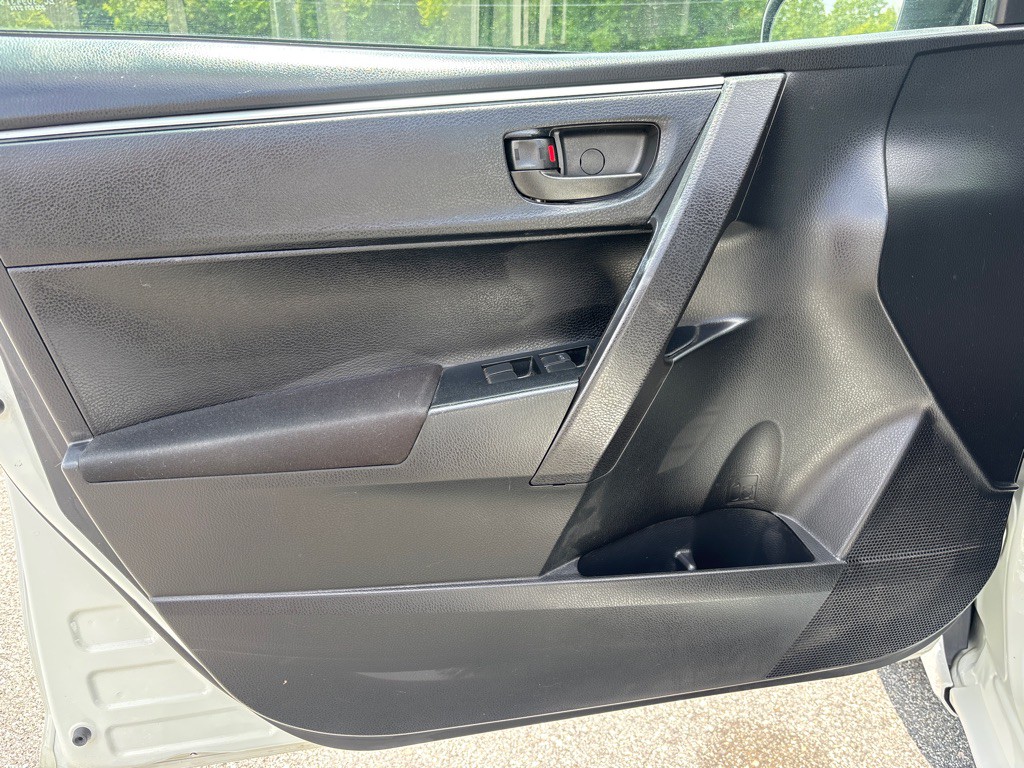2015 Toyota Corolla Image 10
